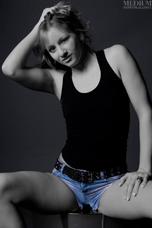 Female model photo shoot of Wiggles15