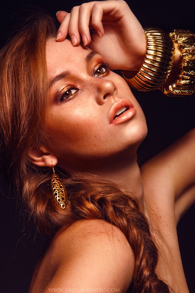 Female model photo shoot of Yelena Make Up Artist