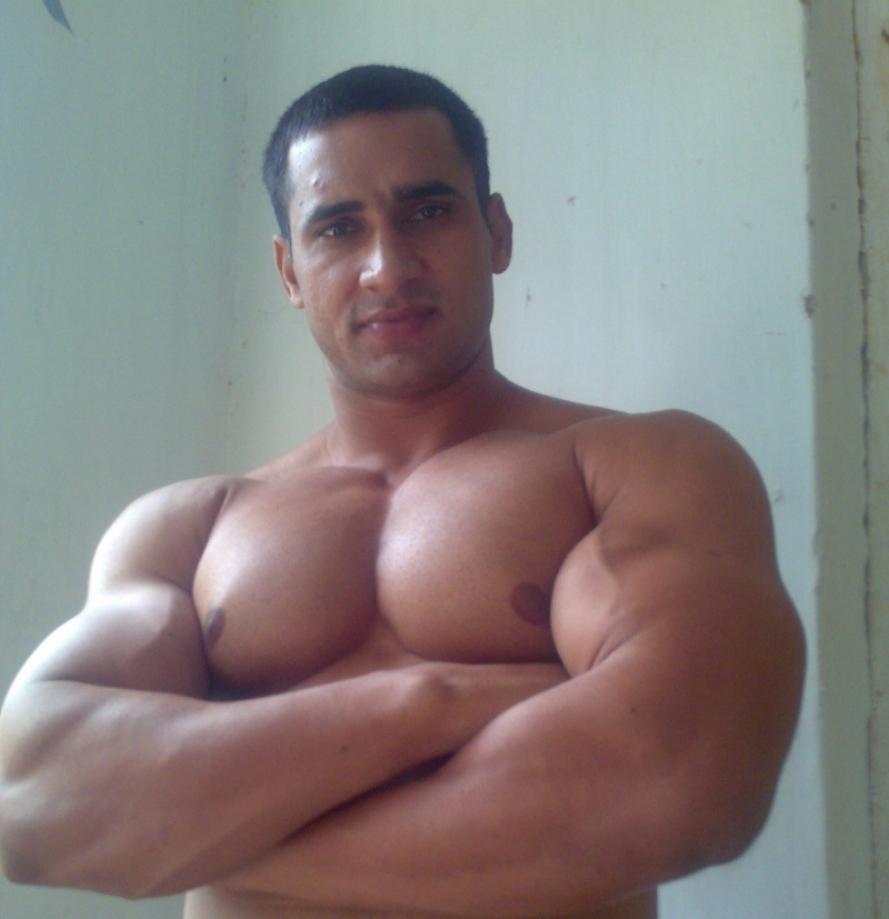 Male model photo shoot of bodyman152001