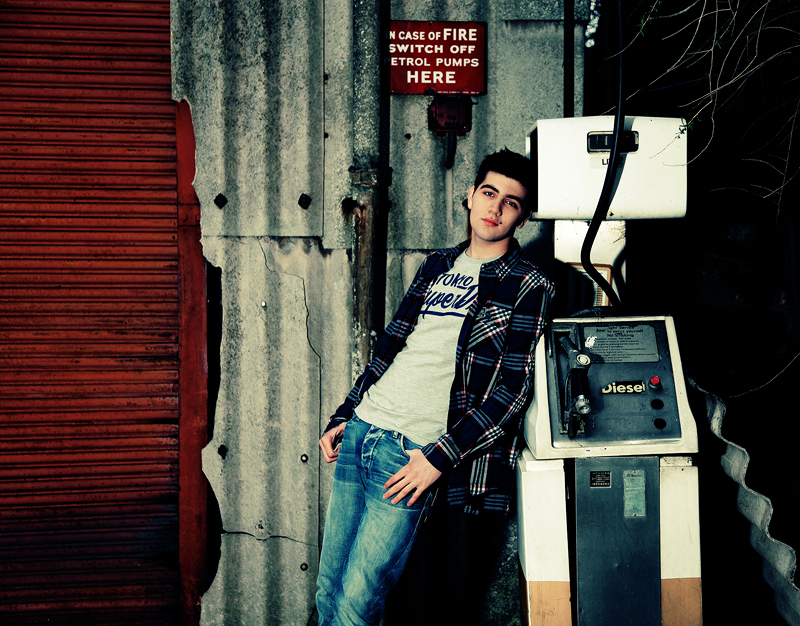 Male model photo shoot of Rob Hill - Urban Picnic