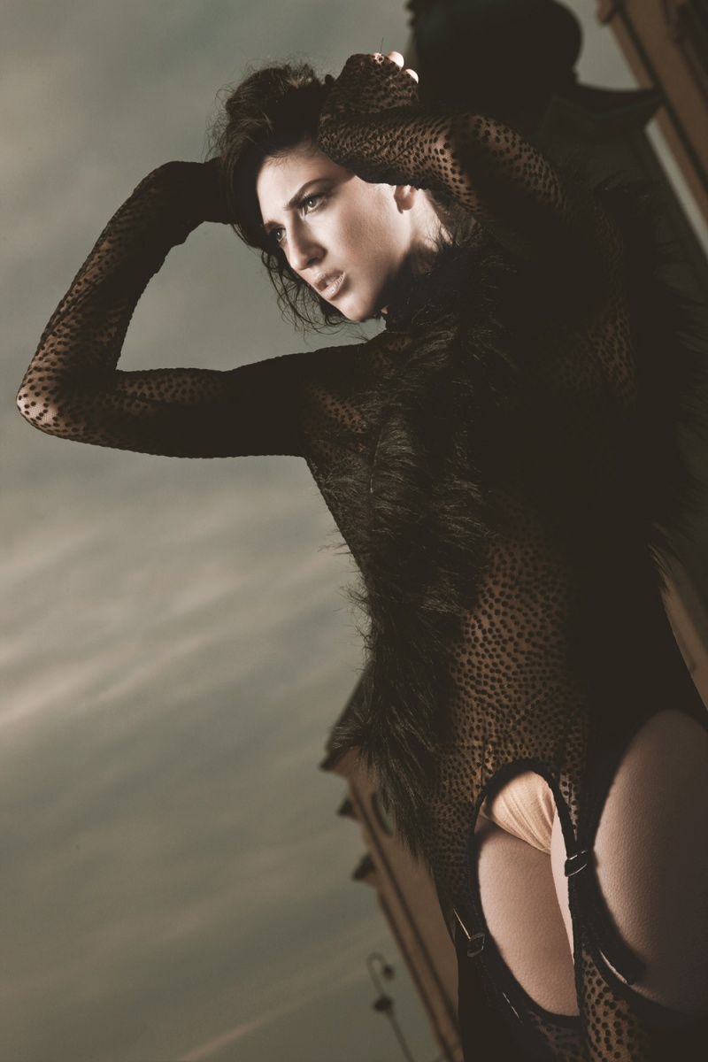 Female model photo shoot of Elle-Simone by Jeff Hui