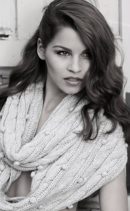 Female model photo shoot of ValentinaIvancenco by Shane Russeck
