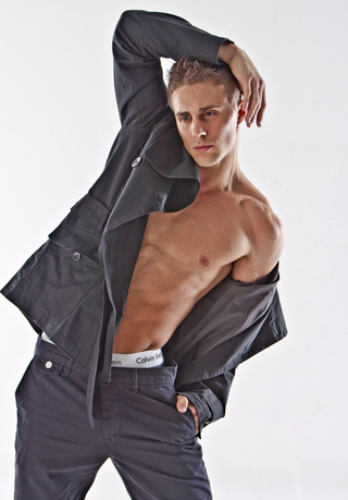 Male model photo shoot of Tom Farno