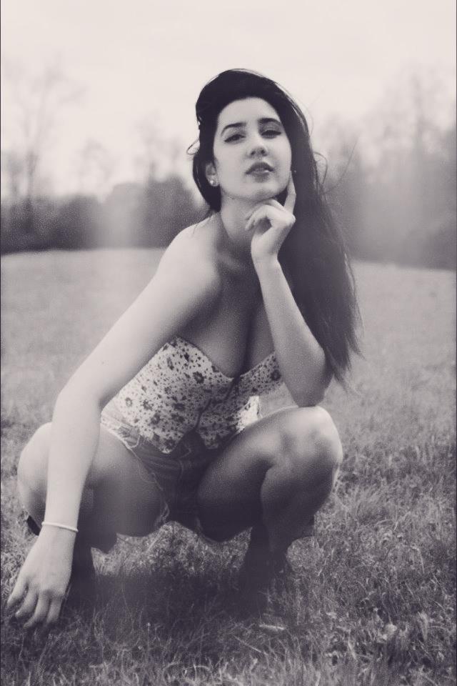 Female model photo shoot of Amanda Mastrapa