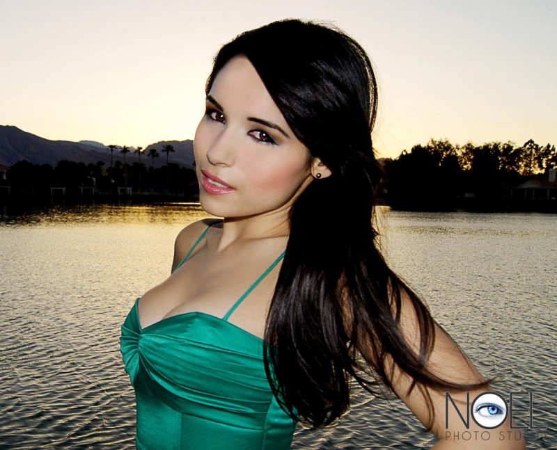 Female model photo shoot of Esther Rodriguez by Noel Photo Studio in Las Vegas