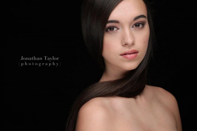 Female model photo shoot of Lauren Elizabeth Kinney by J T A Y L O R