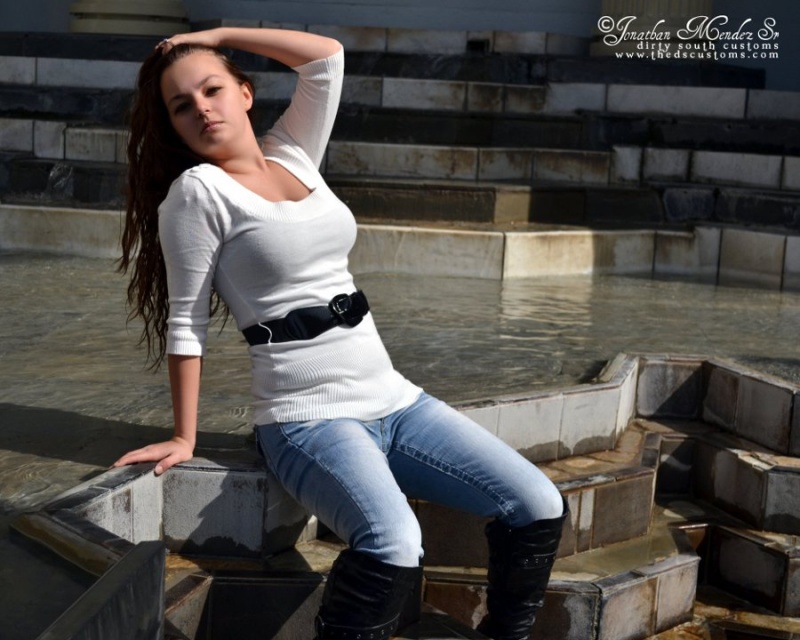 Female model photo shoot of Jesilyn by Jonathan Mendez in New Orleans