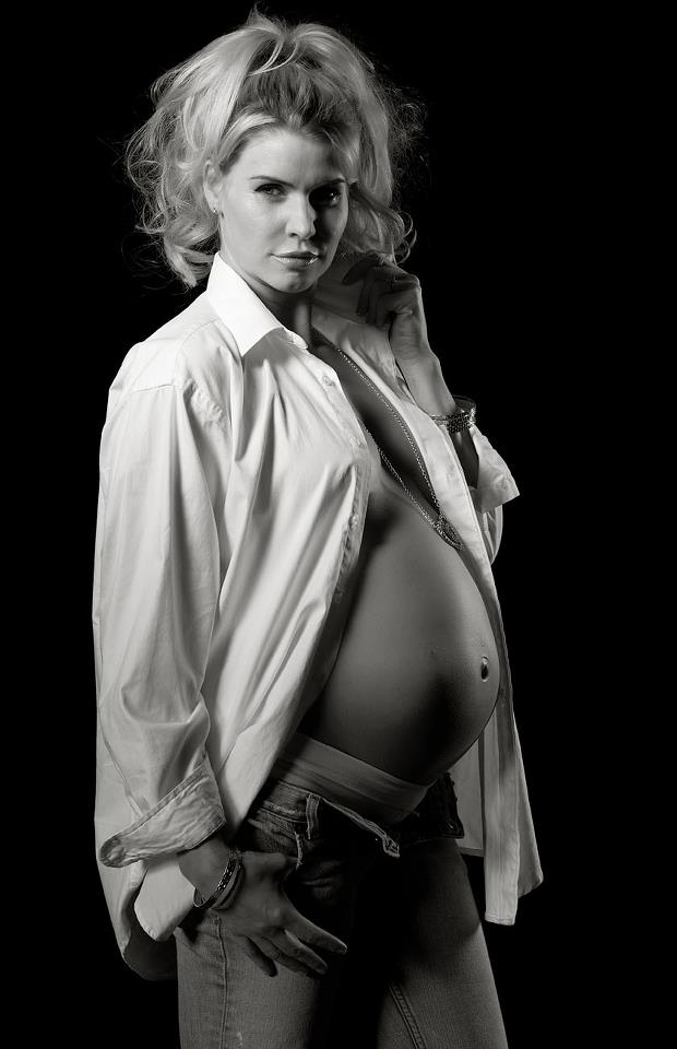 Female model photo shoot of Jilly J - Pregnant by Mark W-Yaamon