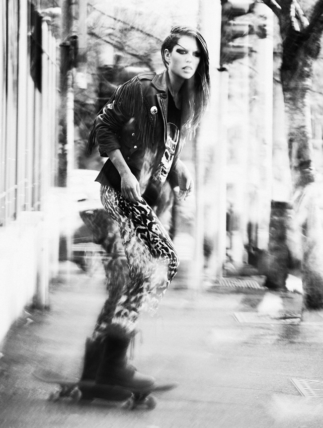 Female model photo shoot of Martina Smile M