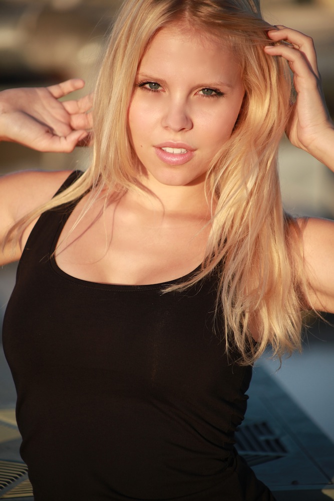 Female model photo shoot of Zoey Miller