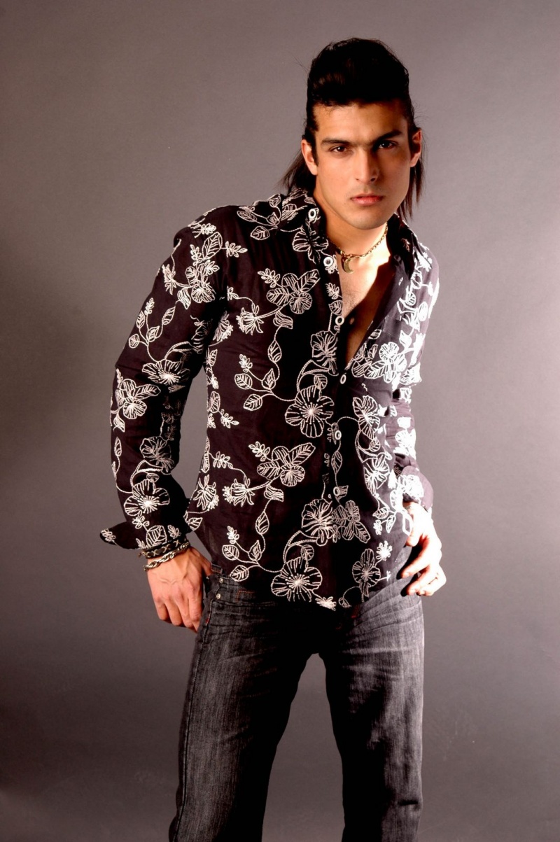 Male model photo shoot of Sami Zimiz