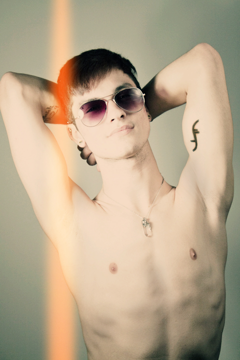 Male model photo shoot of Garry Cohen