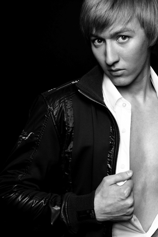 Male model photo shoot of Alexsay