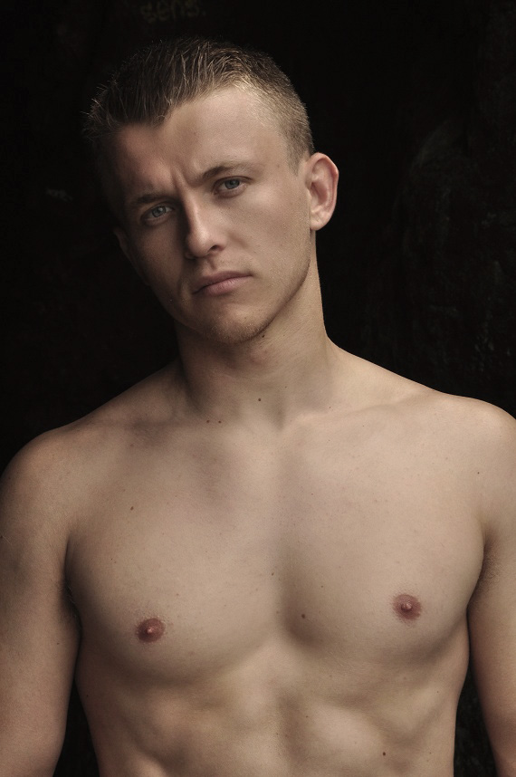 Male model photo shoot of Michael Hillebrand