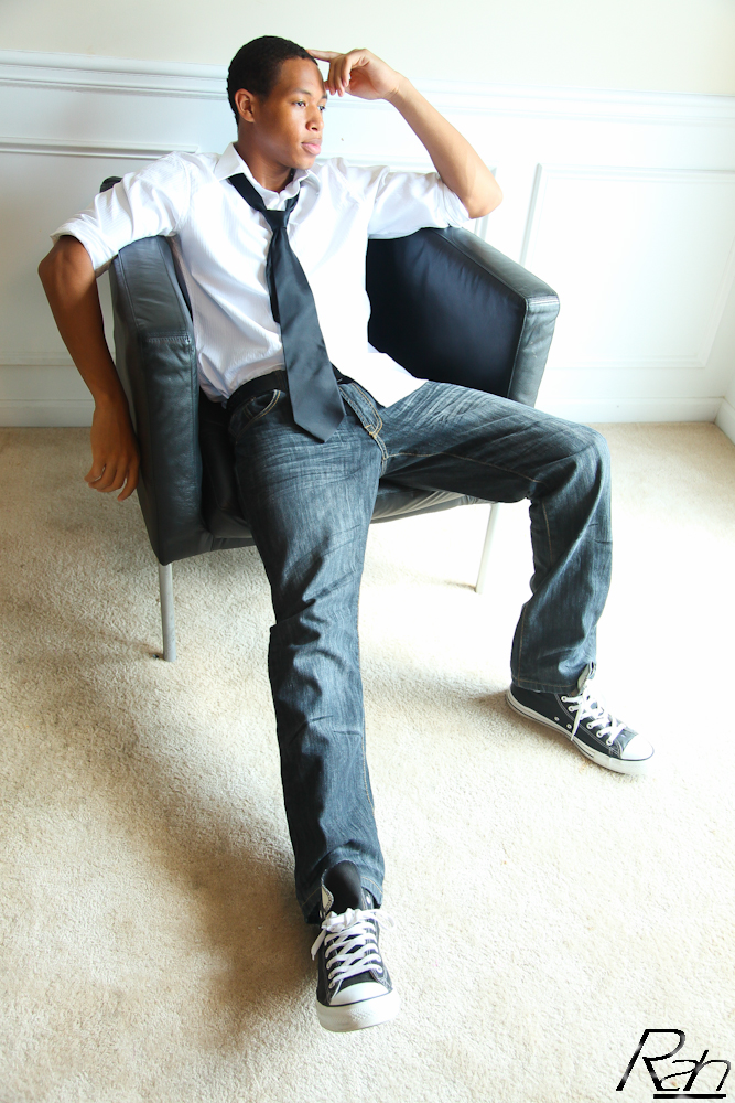 Male model photo shoot of Derien Thornton