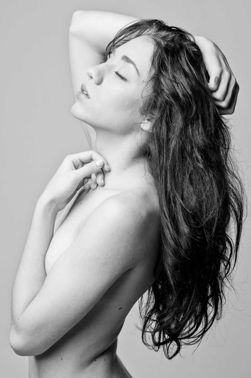 Female model photo shoot of Victoria Vilain