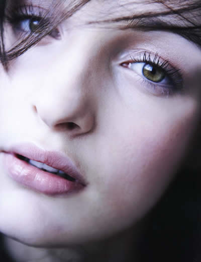 Female model photo shoot of Daisy louise