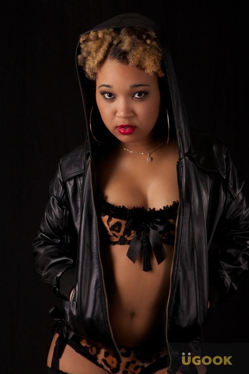 Female model photo shoot of Quisa-Maria Blackman by Ugook