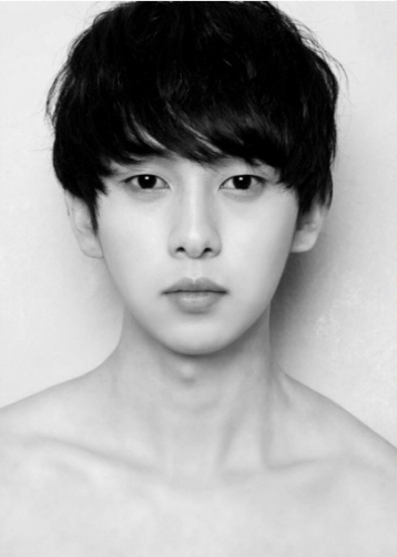Male model photo shoot of Yun Jun