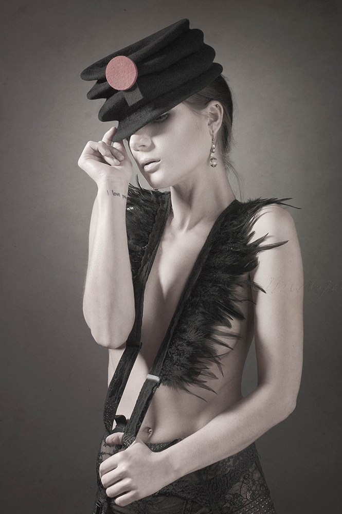 Female model photo shoot of Larissa xo by Rik Williams