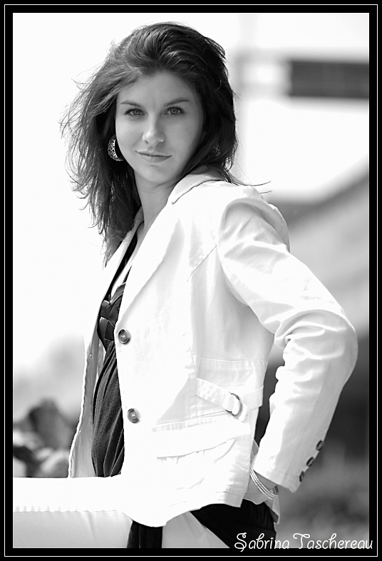 Female model photo shoot of Caroline Fillion Modele by Sabrina Taschereau in Studio4Fun