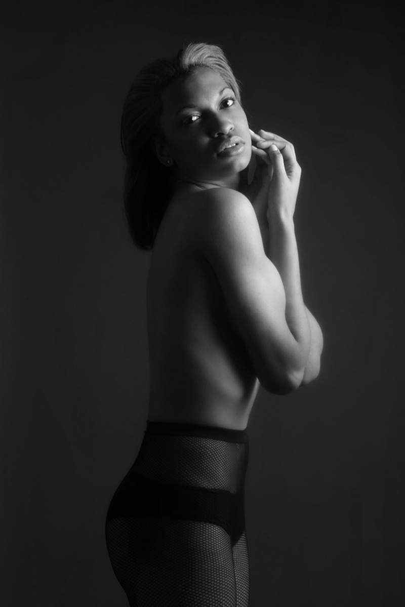 Female model photo shoot of JeSuisCHEMAINE