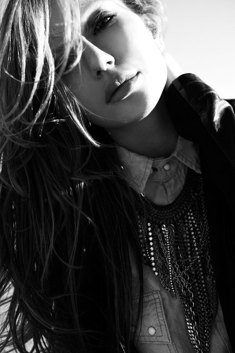 Female model photo shoot of Ivanka Lis