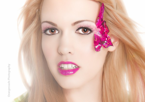 Female model photo shoot of Elana Wrobel by Toni Wallachy in Pink Panther Studios, Toronto, makeup by Aviva Rosnick MUA 