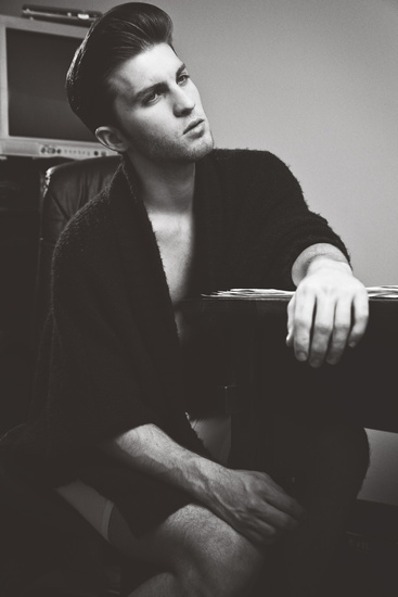 Male model photo shoot of Matthew Hernandez