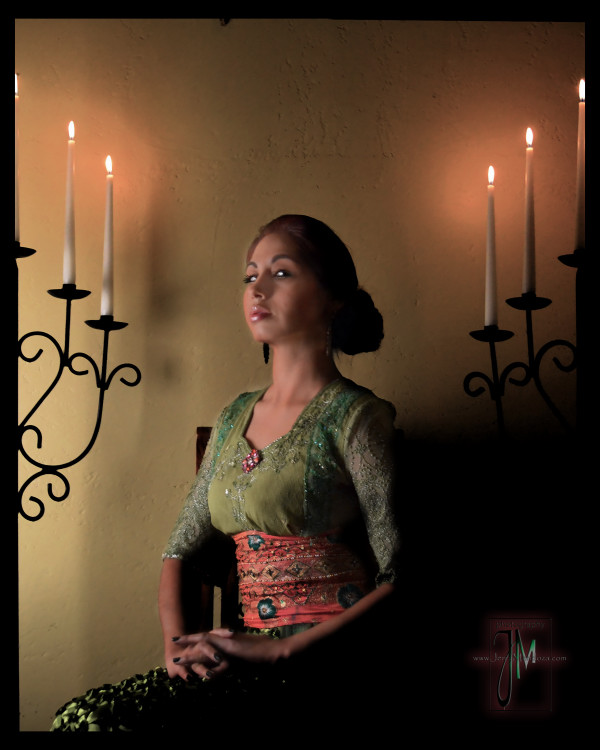 Female model photo shoot of Peliroja by JerryMendozaPhotography