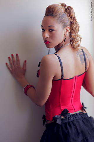 Female model photo shoot of Leeyah_412