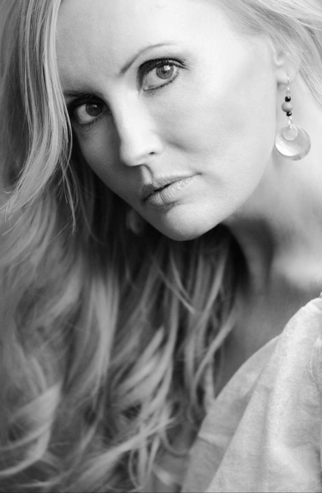 Female model photo shoot of Jennifer Pullen