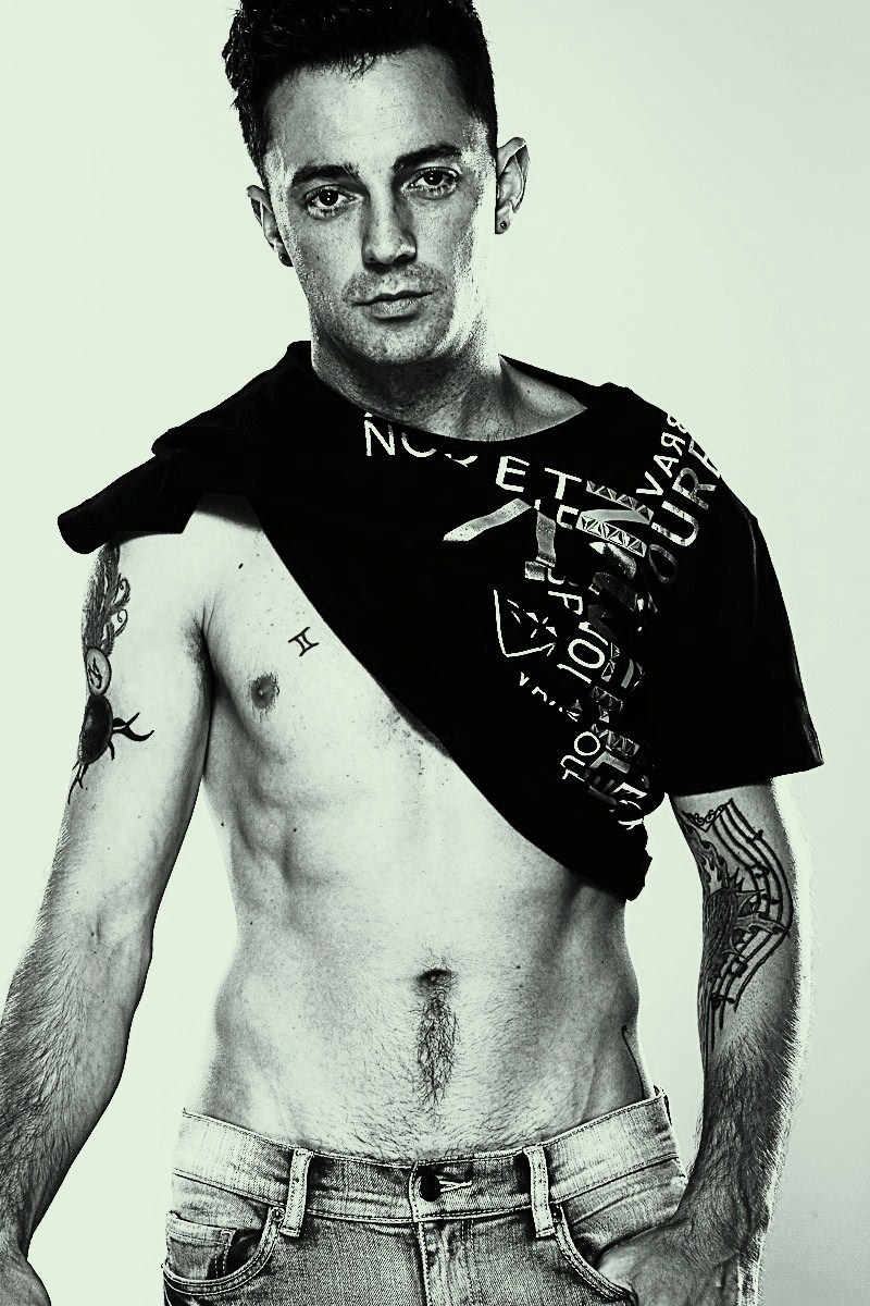 Male model photo shoot of Brent Duncan Aus