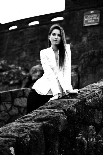 Female model photo shoot of julezallen