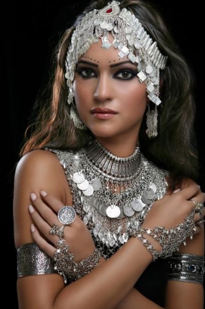 Female model photo shoot of Zukreat Majeed