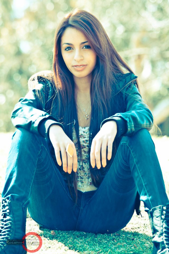 Female model photo shoot of Nisha Rani by luis guerrero photo