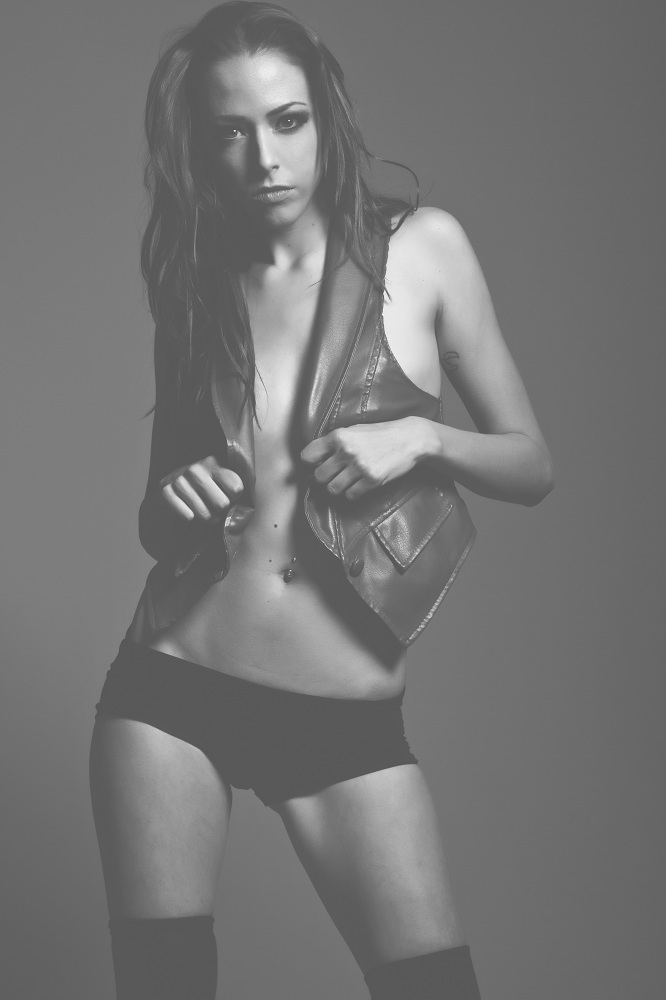 Female model photo shoot of Amanda Shaw xo by Grudiowerx