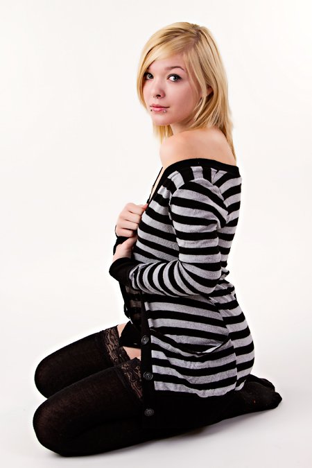 Female model photo shoot of Kendra218