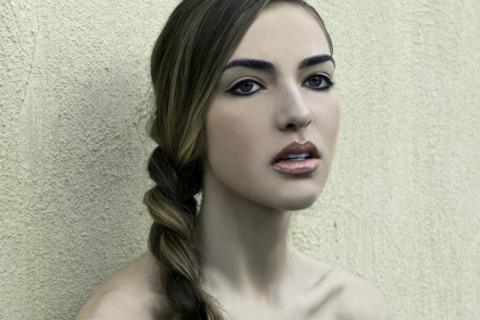 Female model photo shoot of sararosem