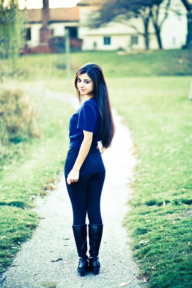 Female model photo shoot of Zanib 