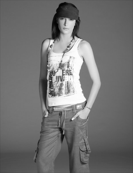 Female model photo shoot of Rikki-lee Lovell