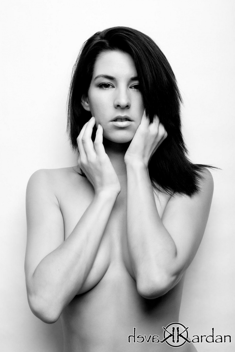 Female model photo shoot of Loraine Leann