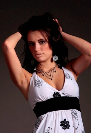 Female model photo shoot of Dashulya