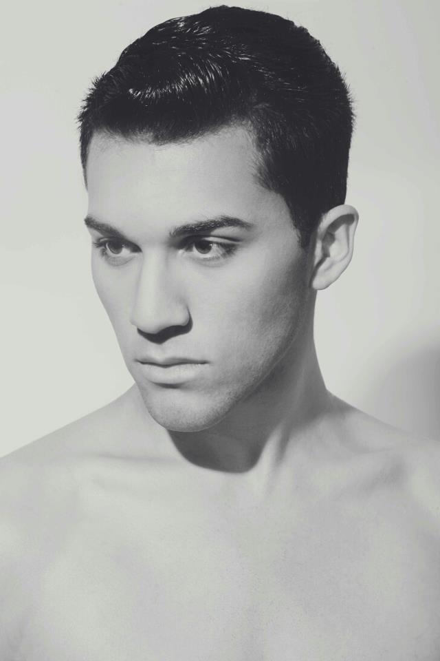 Male model photo shoot of Eric Fontanez