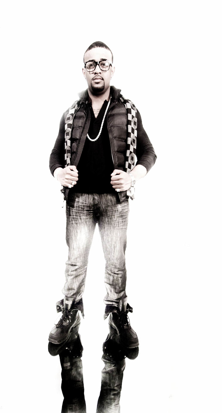 Male model photo shoot of Drake Gatti