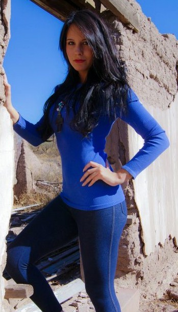 Female model photo shoot of Vanessa Lopez Q