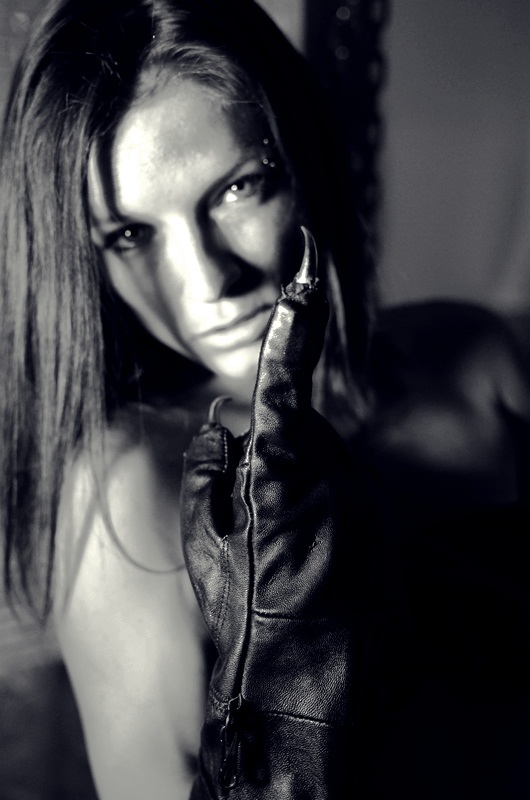 Female model photo shoot of Bobbi Flynn by Sunset Photography