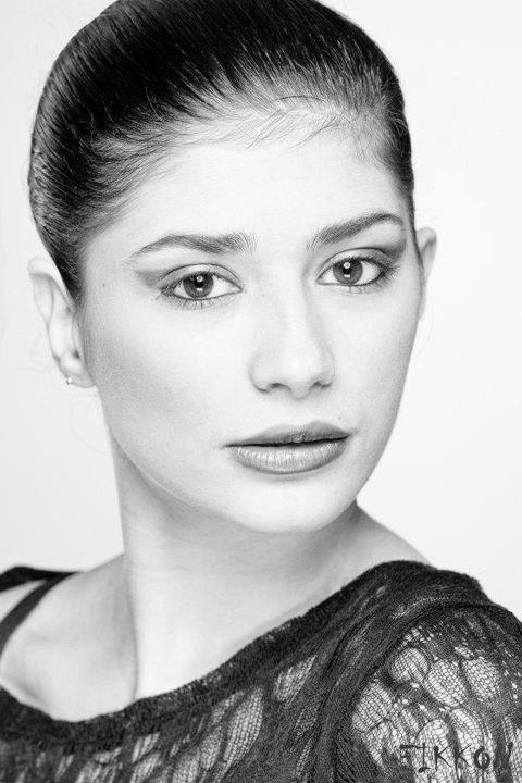 Female model photo shoot of Bruna Santana