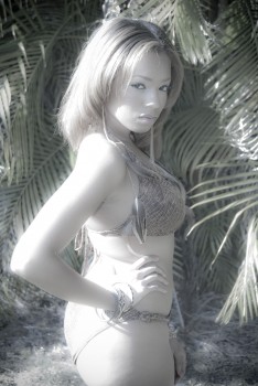 Female model photo shoot of Quan Donna