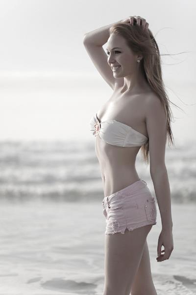 Female model photo shoot of Cailey Long
